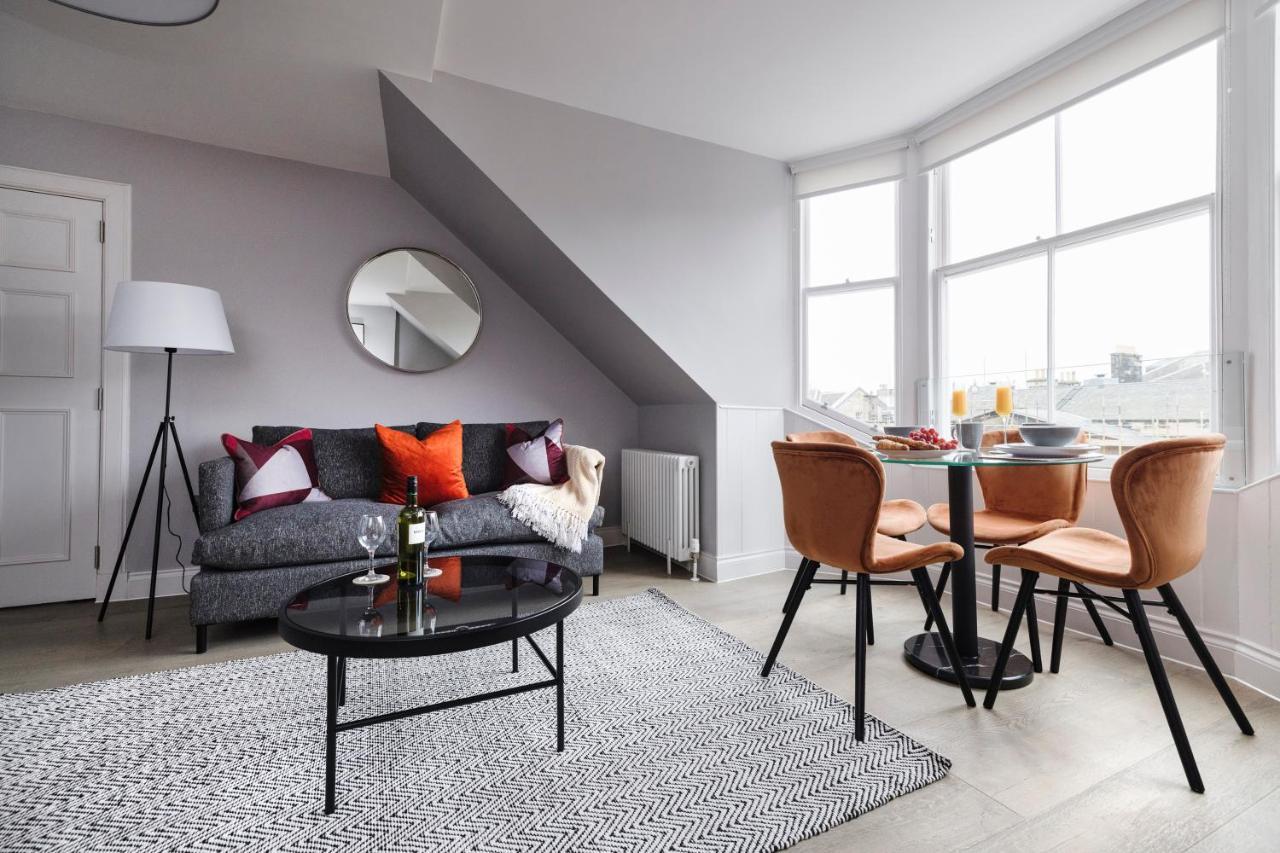 Altido Gorgeous Flat Overlooking Edinburgh Castle Exterior photo