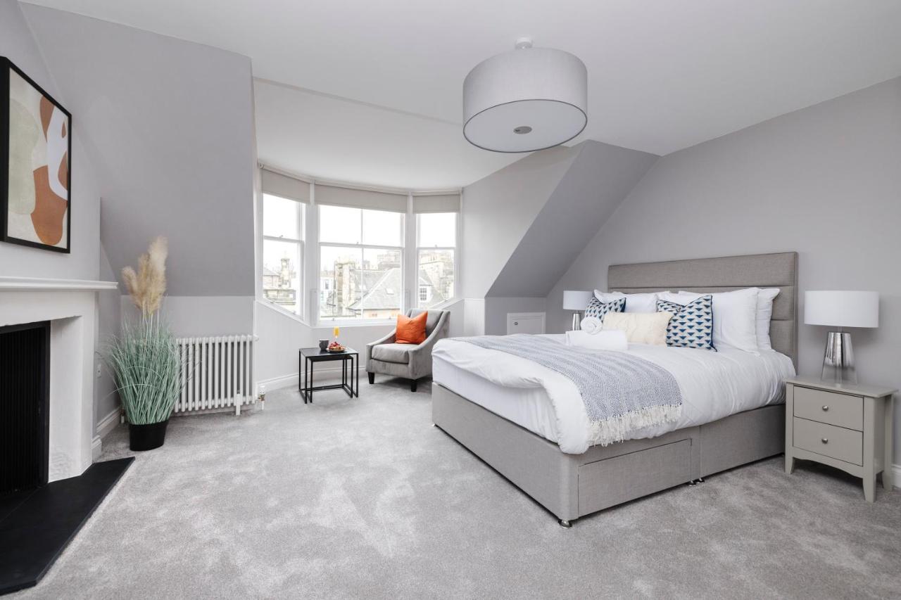 Altido Gorgeous Flat Overlooking Edinburgh Castle Exterior photo