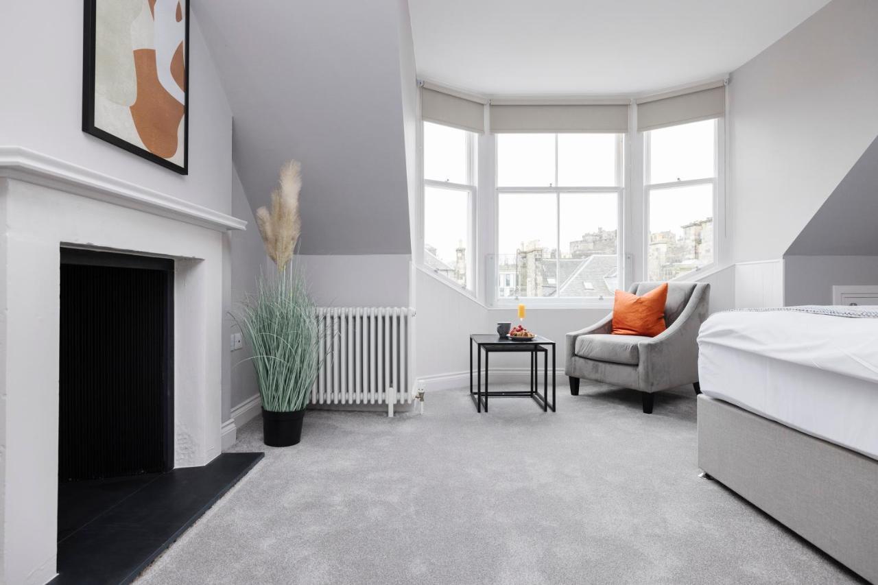 Altido Gorgeous Flat Overlooking Edinburgh Castle Exterior photo